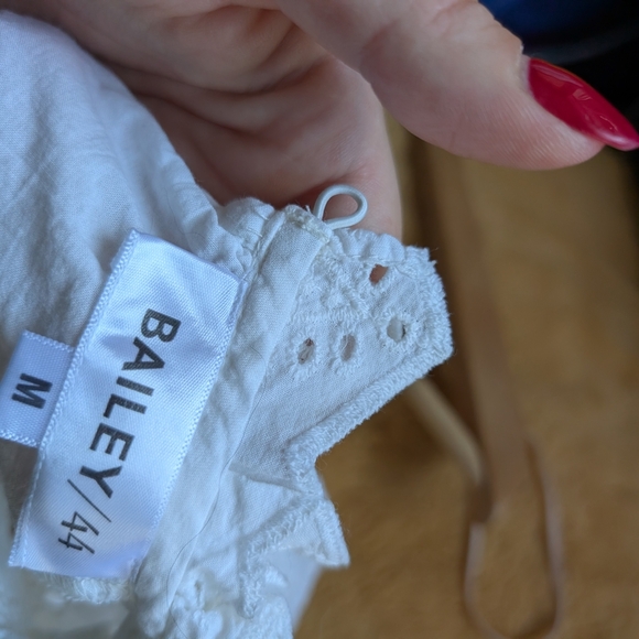 Bailey 44 Ivory Eyelet Ruffle Blouse Medium - Picture 7 of 8